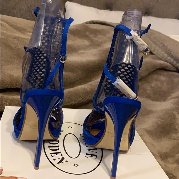 Women Heels - Picture 3 of 4